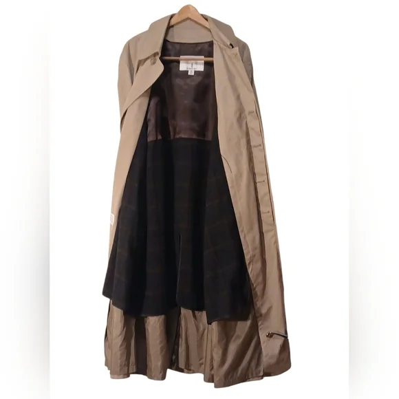 London Fog -Limited Edition Tan Trench Coat, Removable Liner Inc., Pockets, 46L - Picture 14 of 14